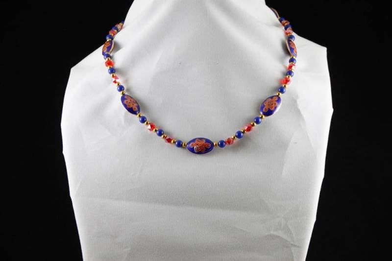 Filigrane Emaille-Kette Blau, Rot, Vergoldete Kristallperle Filigrane Emaille-Kette Blau, Rot, Vergoldete Kristallperle von RosiesLeather