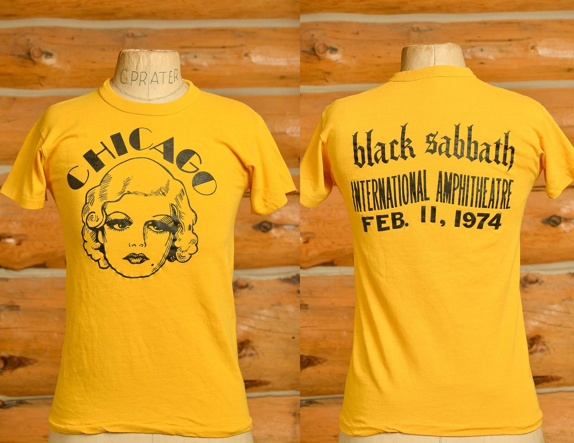 1974 Black Sabbath Im Chicago International Amphitheater T-Shirt von RoslynTrading