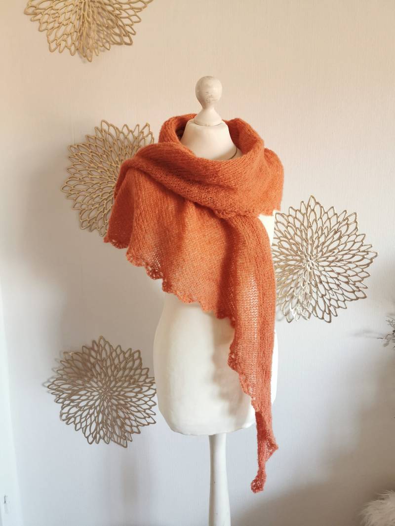 Alpaka Seide Dreieckstola Wolke, Damen Dreieckstücher, Frühlingsschal, Feine Strickstola, Gestricktes Dreieckstuch Große Farbauswahl von RosnicDesign