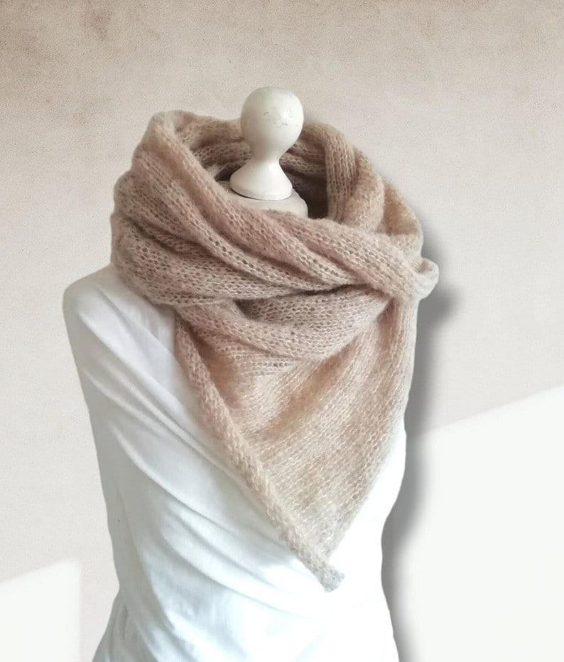 Alpaka Seide Loop Farbwahl, Wolke, Loopschal, Kapuzenschal, Frühlingsschal, Gestrickter Damen Loop, Zackenloop Beige Pink, Gestricktes Tuch von RosnicDesign