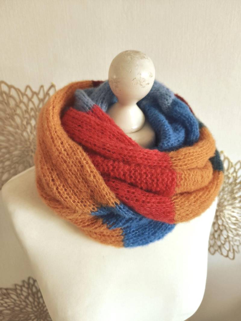 Alpaka Seide Loopschal, Geschenk Damen Dreieckstücher, Frühlingsschal, Feine Strickstola Gestrickter Loop, Blau Weinrot Bunt Weihnachten von RosnicDesign