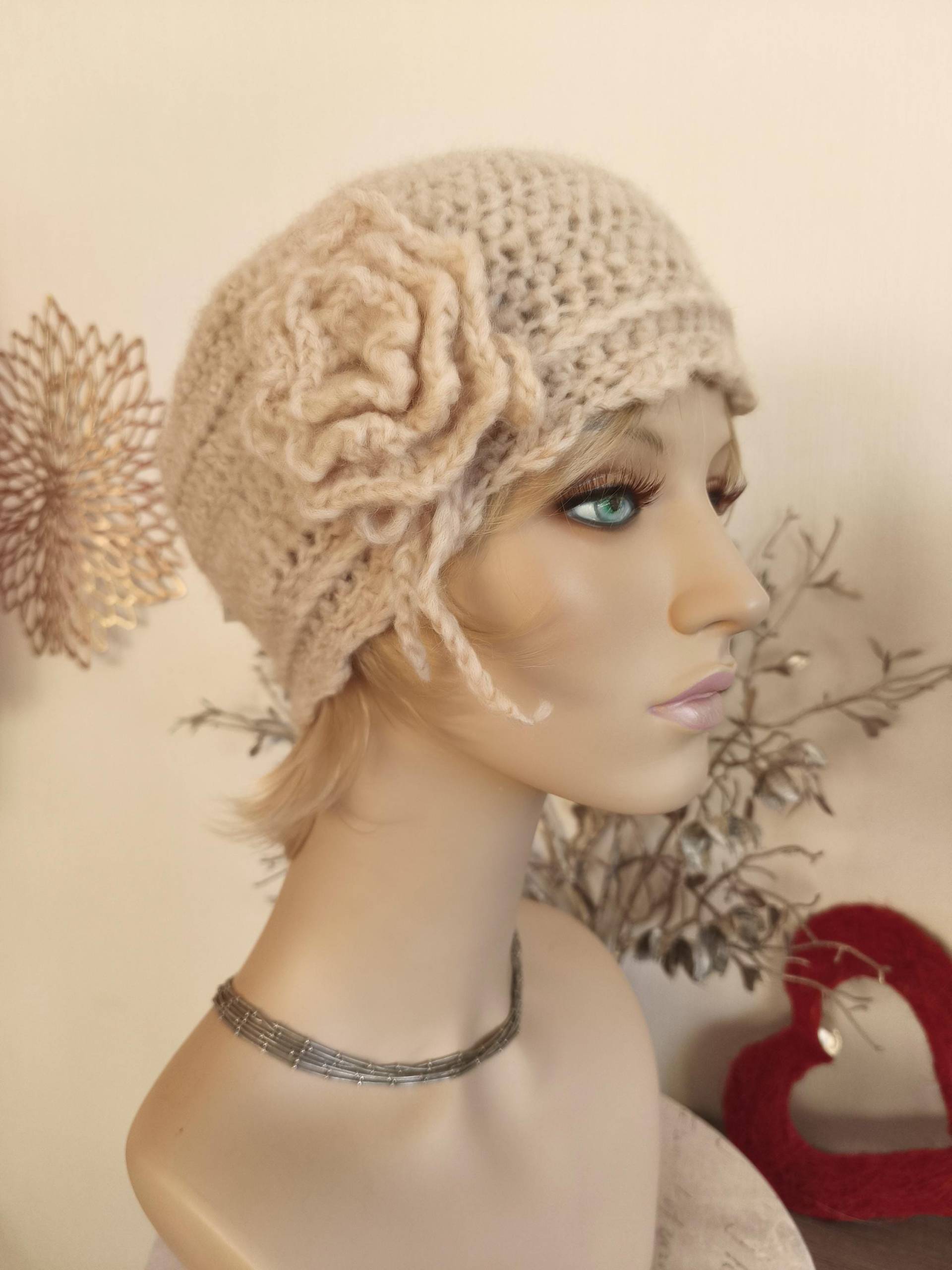 Charleston Mütze Alpaka, Rosa Mauve, Damenmütze Blumenmütze Im 20Er Jahre Stil, Bohomütze, Bohochic, Hut Für Damen Und Mädchen von RosnicDesign