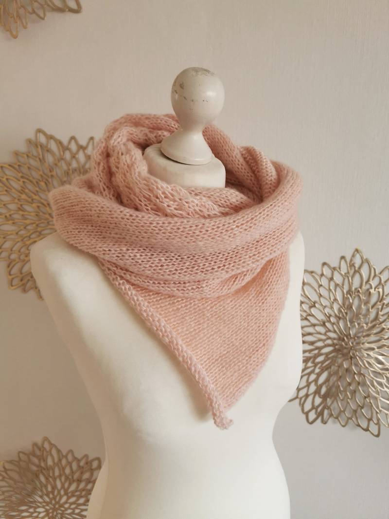 Damen Loopschal Zart Rosé, Gestrickter Loop, Endlosschal Halssocke, Schlauchschal, Weicher Wolle Kratzfrei, Strickloop von RosnicDesign