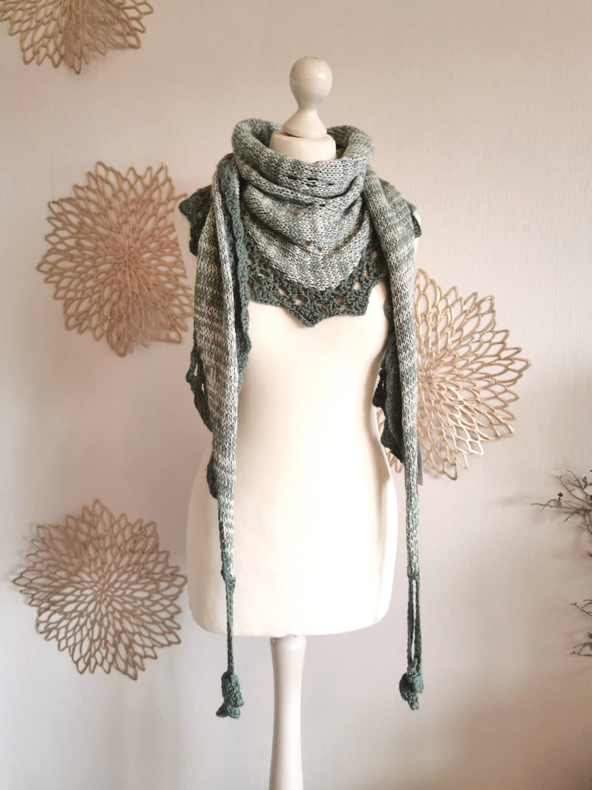 Gestricktes Dreieckstuch, Gestrickte Dreieckstücher, Damen Dreieckstola, Strickstola Mintgrün Weiß, Gehäkelte Tücher Aus Baumwolle von RosnicDesign