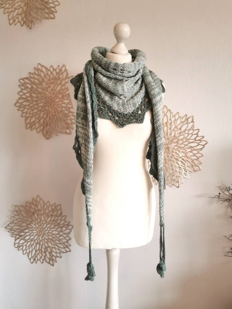 Gestricktes Dreieckstuch, Gestrickte Dreieckstücher, Damen Dreieckstola, Strickstola Mintgrün Weiß, Gehäkelte Tücher Aus Baumwolle Gestricktes Dreieckstuch, Gestrickte Dreieckstücher, Damen Dreieckstola, Strickstola Mintgrün Weiß, Gehäkelte Tücher Aus Baumwolle von RosnicDesign