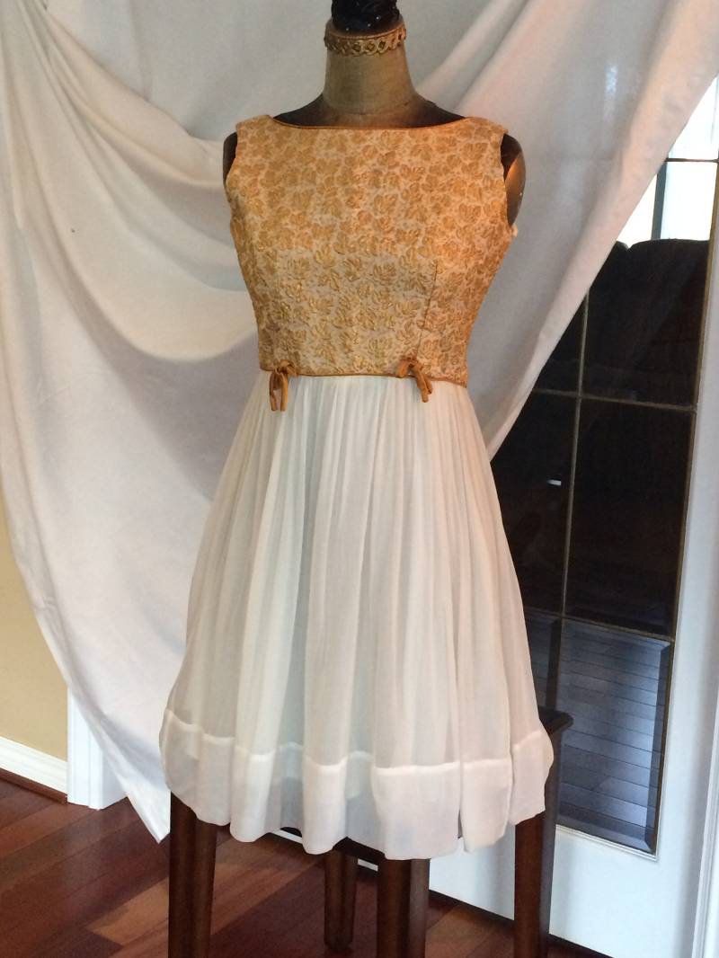 Gold Brokat Und Chiffon von RosysClosetCanada