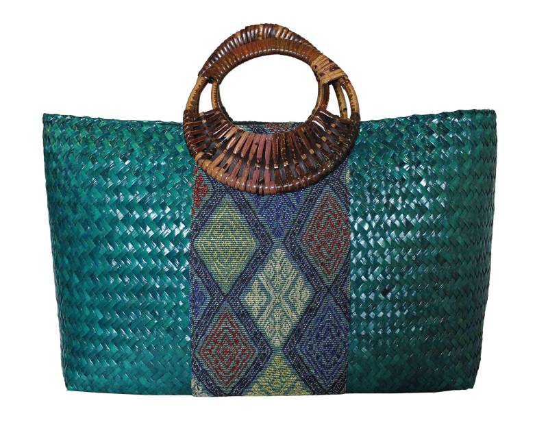 strohtasche in Grün Tasche Handtasche Einkaufstasche Für Freizeit Shopping Und Altag Mit Henkel Aus Holz Innefutter von RotfuchsOnlineShop