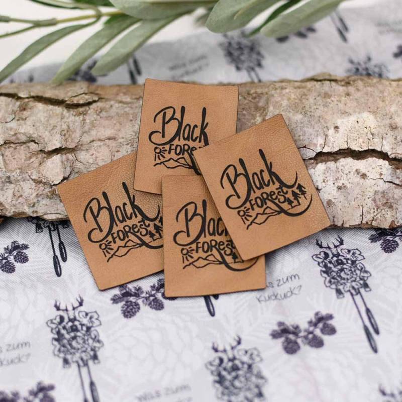 Label Aufnäher Kunstleder Black Forest Label Aufnäher Kunstleder Black Forest von Rotkaehlchen
