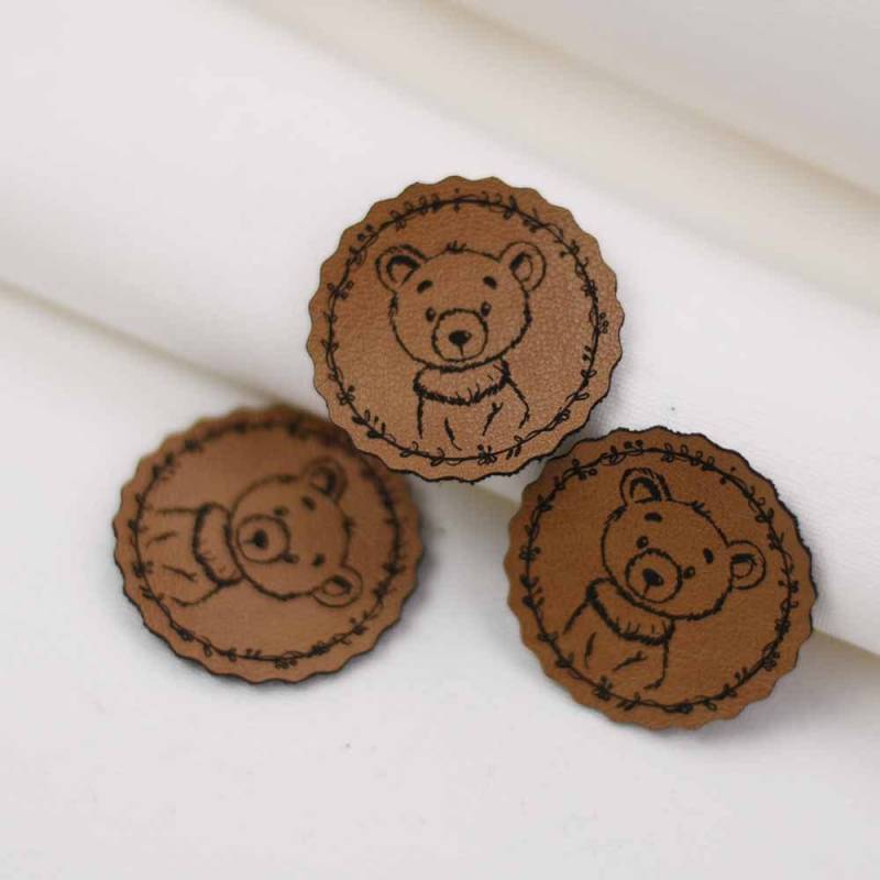 Label Aufnäher Kunstleder Button Bär von Rotkaehlchen