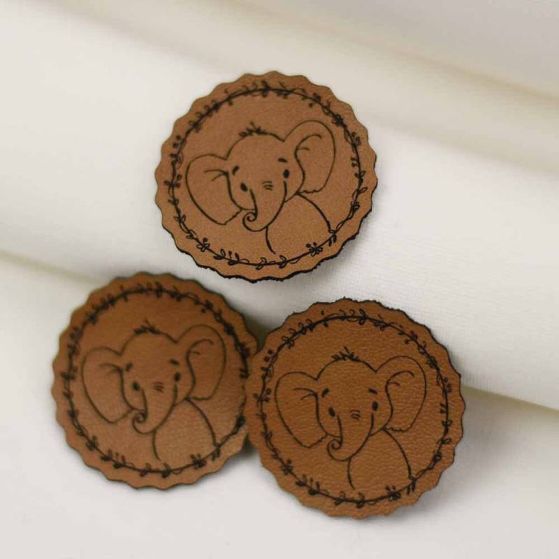 Label Aufnäher Kunstleder Button Elephant Label Aufnäher Kunstleder Button Elephant von Rotkaehlchen