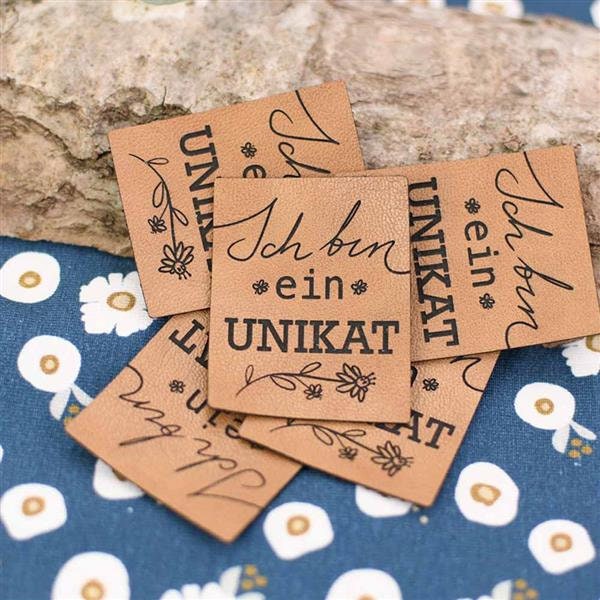 Label Aufnäher Kunstleder Ich Bin Ein Unikat Label Aufnäher Kunstleder Ich Bin Ein Unikat von Rotkaehlchen