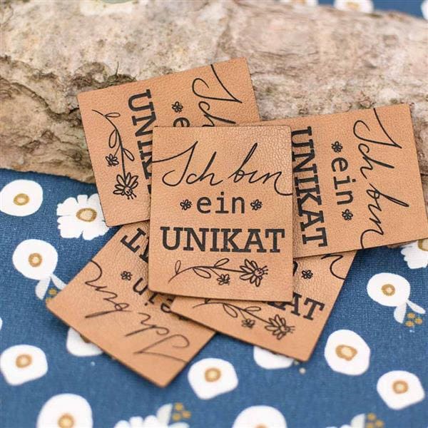 Label Aufnäher Kunstleder Ich Bin Ein Unikat Label Aufnäher Kunstleder Ich Bin Ein Unikat von Rotkaehlchen