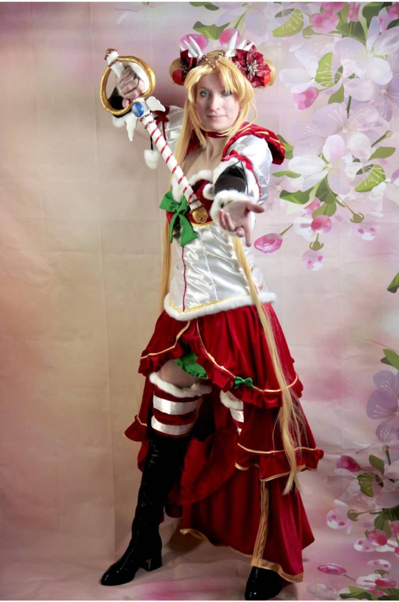 Sailor Moon Inspiriertes Kostüm Nach Artwork Von Noflutter Holiday Sailor Weihnachtskostüm Mit Perücke Und Mondstab von Rotschopf84