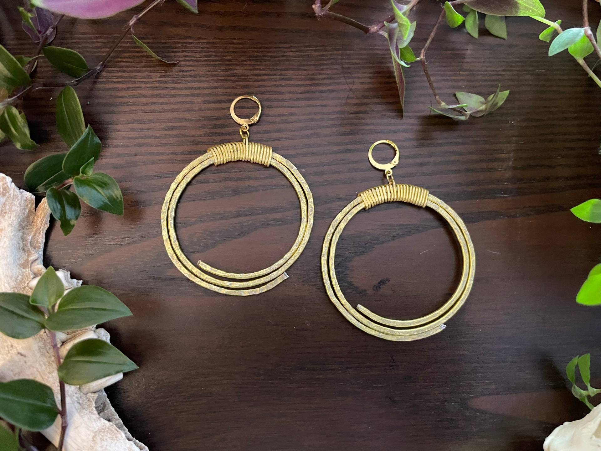 Gold Wire Hoops von RottenDecayJewellery