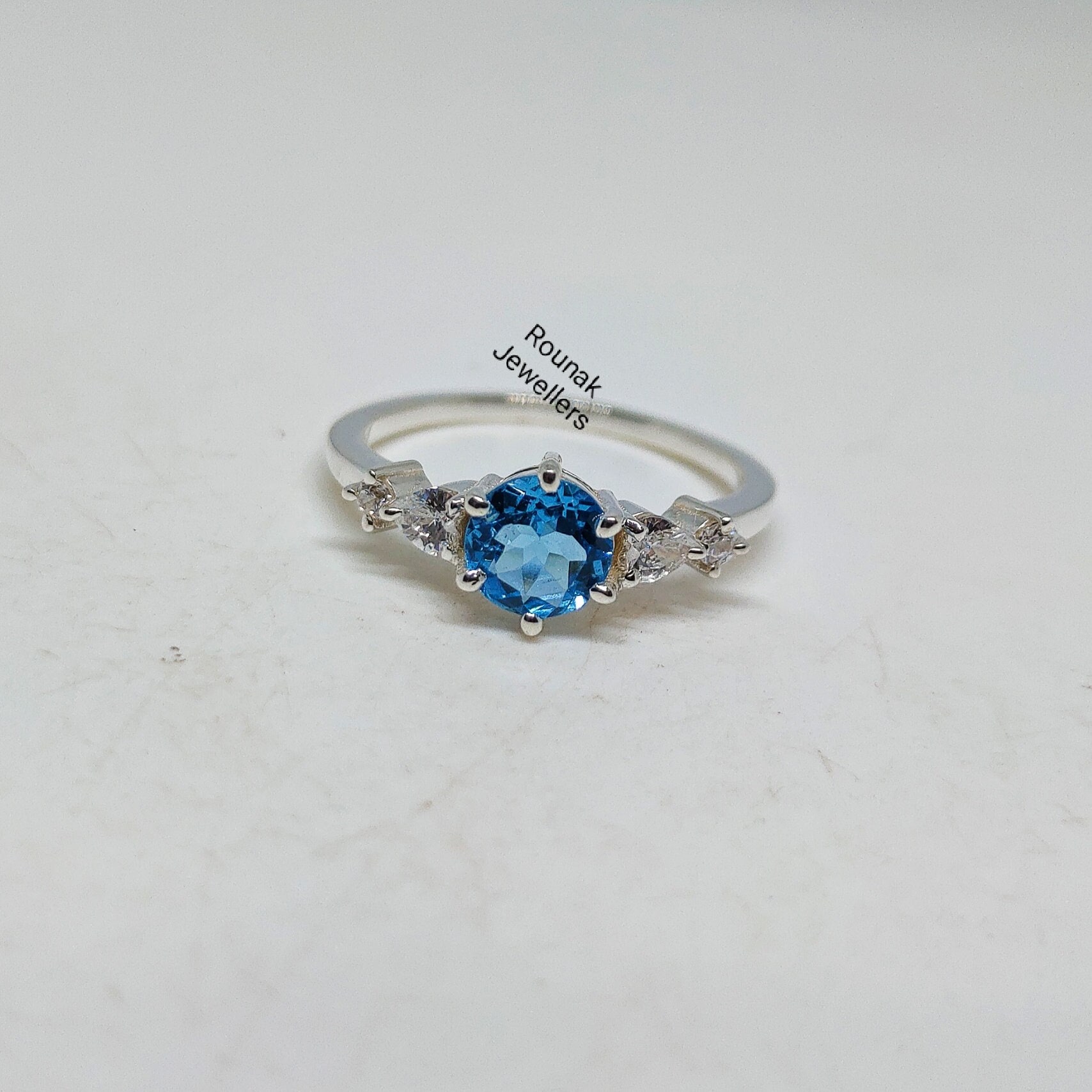 Blautopas Ring, Statement 925 Silber Natürlicher Minimalist Geburtsstein Frauen Geschenk Für Sie von RounakJewellers