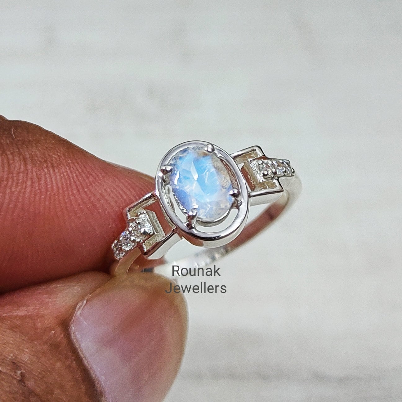 Natürlicher Mondstein Ring, Vintage Verlobungsring, 925 Sterling Silber Cz Zierlicher Geburtsstein Stapelbarer Geschenk Für Sie von RounakJewellers