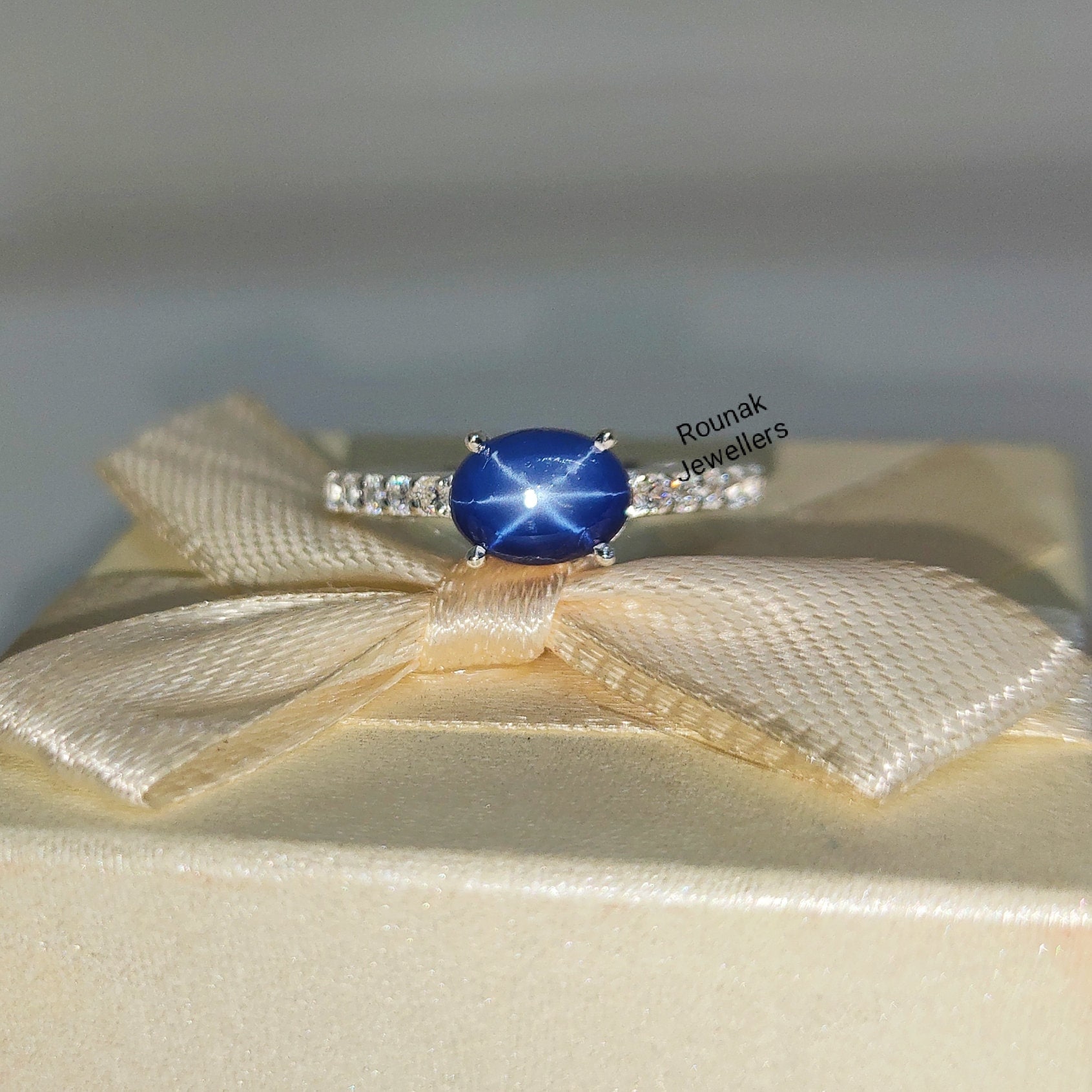 Ovaler Blauer Stern Saphir Ring, Versprechen Kornblume 925 Sterling Silber, Lindy Statement Frauen Geschenk von RounakJewellers