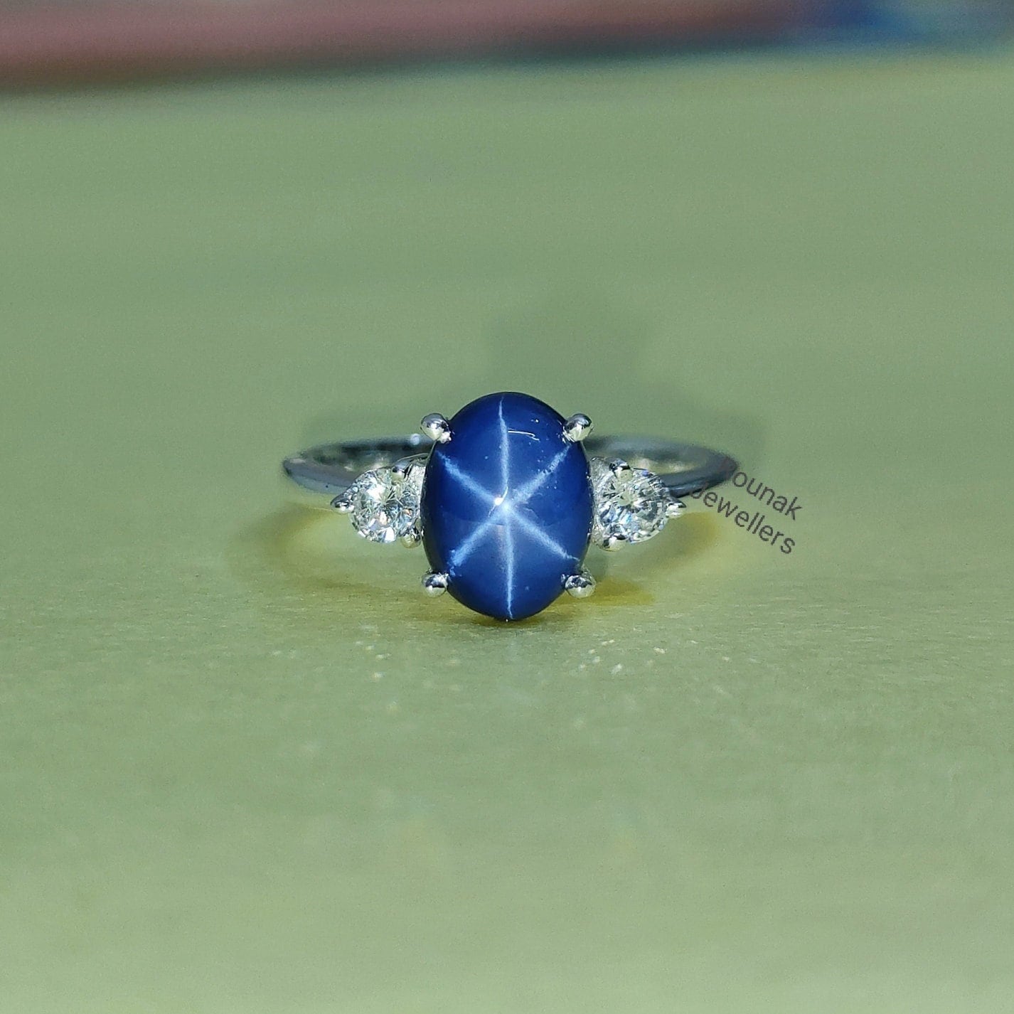 Stern Blauer Saphir Ring, Verlobungsring, 925Sterling Silber Oval Labor Stapelbarer Frauen Geschenke von RounakJewellers