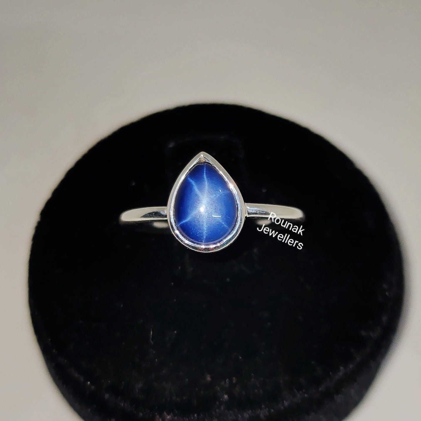 Stern Blauer Saphir Ring, Versprechen 925 Sterling Silber, Zierlicher Lab Blue Star Stapelbarer Frauen Geschenke Sie von RounakJewellers