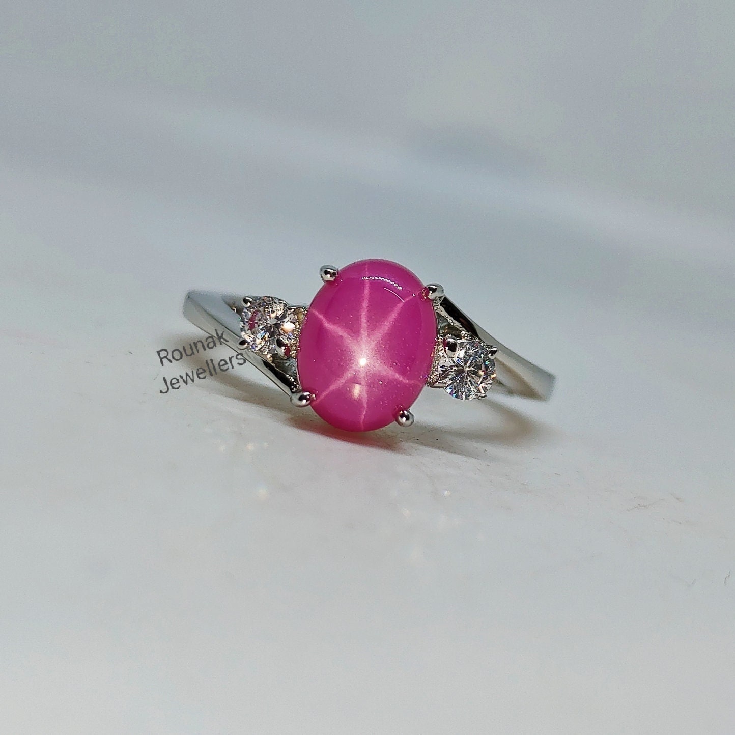 Vintage Rosa Stern Saphir Ring, Ovaler 925 Sterling Silber, Lindy Versprechen Frauen Geschenk Ring von RounakJewellers