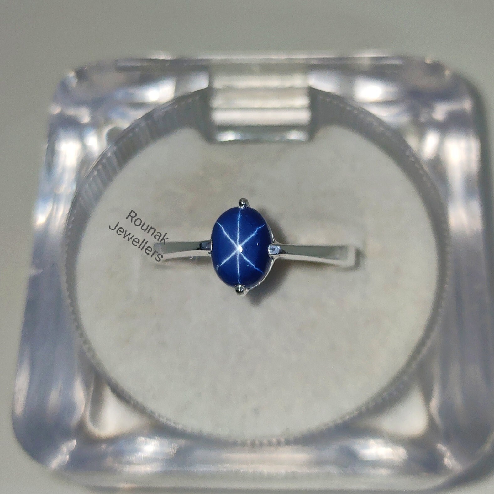 Zierlicher Stern Blauer Saphir Ring, Stapelbarer 925 Sterling Silber, Lindy Jubiläumsring, Frauen Versprechen Ring Geschenk von RounakJewellers