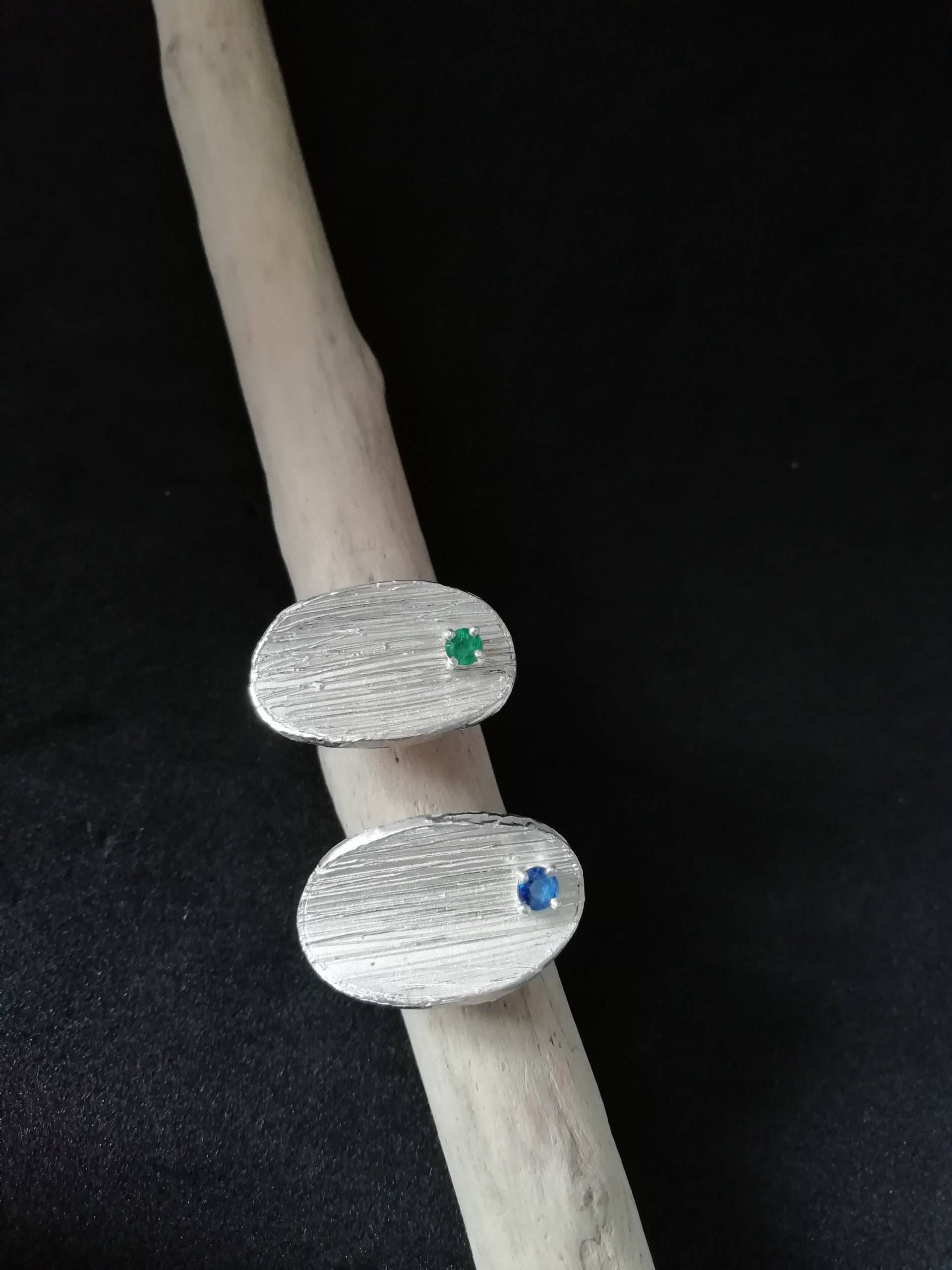 Silberringe Mit Saphir Und Smaragd von RovacchiGioielli