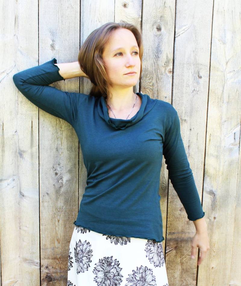 Bio-Baumwollmischung Einfaches 3/4-Ärmel Mini Cowl Top - Made To Order Wählen Sie Ihre Farbe Eco Fashion Boho Chic Lässig Bequem von RowanGreyClothing