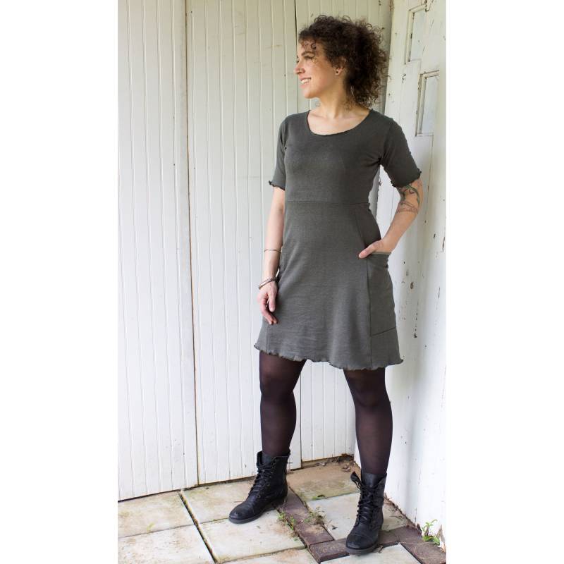 Dublin Kleid ~ Hanf Passport Pocket T-Shirt - Hanf/Bio-Baumwollmischung Made To Order Viele Farben Verfügbar Handgefertigt in Den Usa Dublin Kleid ~ Hanf Passport Pocket T-Shirt - Hanf/Bio-Baumwollmischung Made To Order Viele Farben Verfügbar Handgefertigt in Den Usa von RowanGreyClothing
