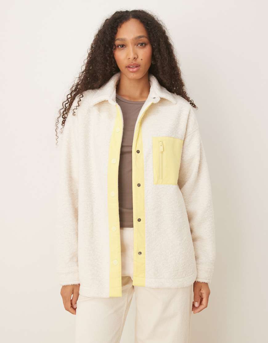 Roxy - Chloe Kim - Fleece-Hemdjacke in der Farbe Whisper White-Weiß von Roxy