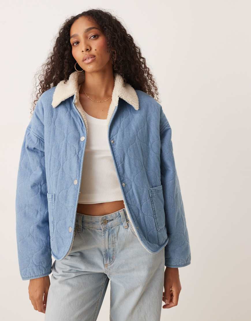 Roxy - Not so Basic - Jeansjacke in Beau Blue mit Sherpa-Futter-Blau von Roxy