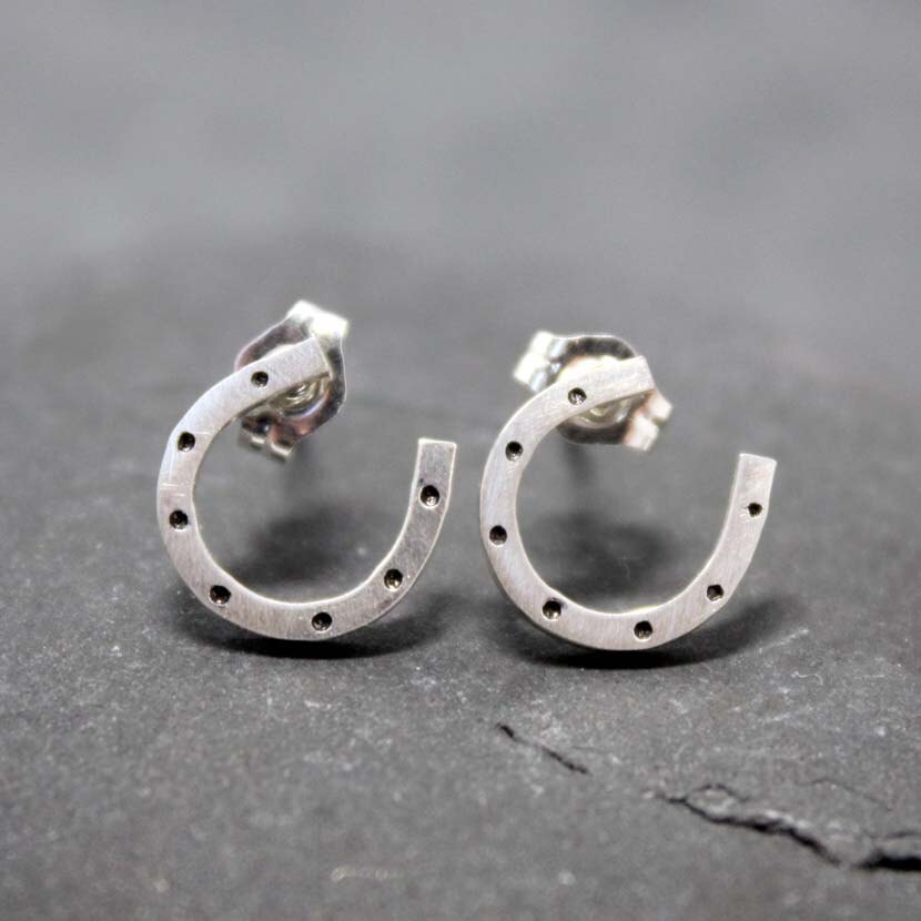 Hufeisen Lucky 7 Charm Ohrstecker Post von RoyalCountess