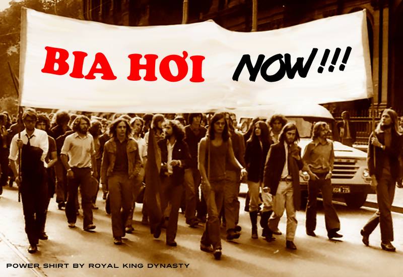 Bia Hoi Now Protest T-Shirt/Frauen Unisex V Funny Vietnam Bier Street Food Hippies Weird Asia Kommunisten Party Reise Proletariat von RoyalKingDynasty