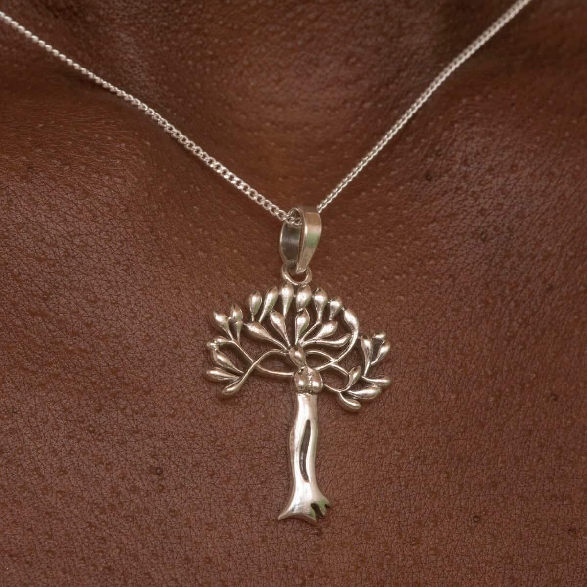 Silber Baumgöttin Anhänger Klein|Lady Baum Halskette|Einzigartiges Design Silber Baumgöttin Anhänger Klein|Lady Baum Halskette|Einzigartiges Design von RoyalMileSilver
