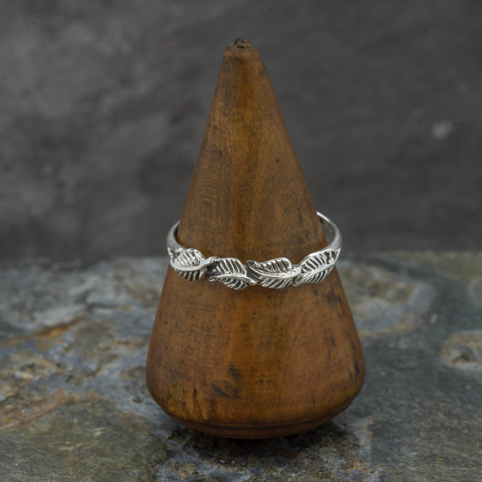 Silber Vierblatt Ring|stapelring von RoyalMileSilver