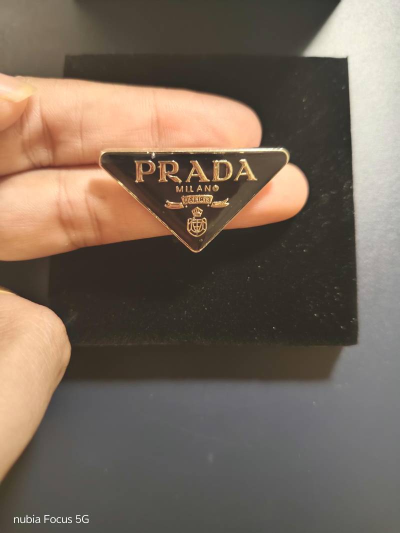 Prada Vintage Style Broschen Pin Kostenlos Kostenlos Versand Prada Vintage Style Broschen Pin Kostenlos Kostenlos Versand von Royelcollection