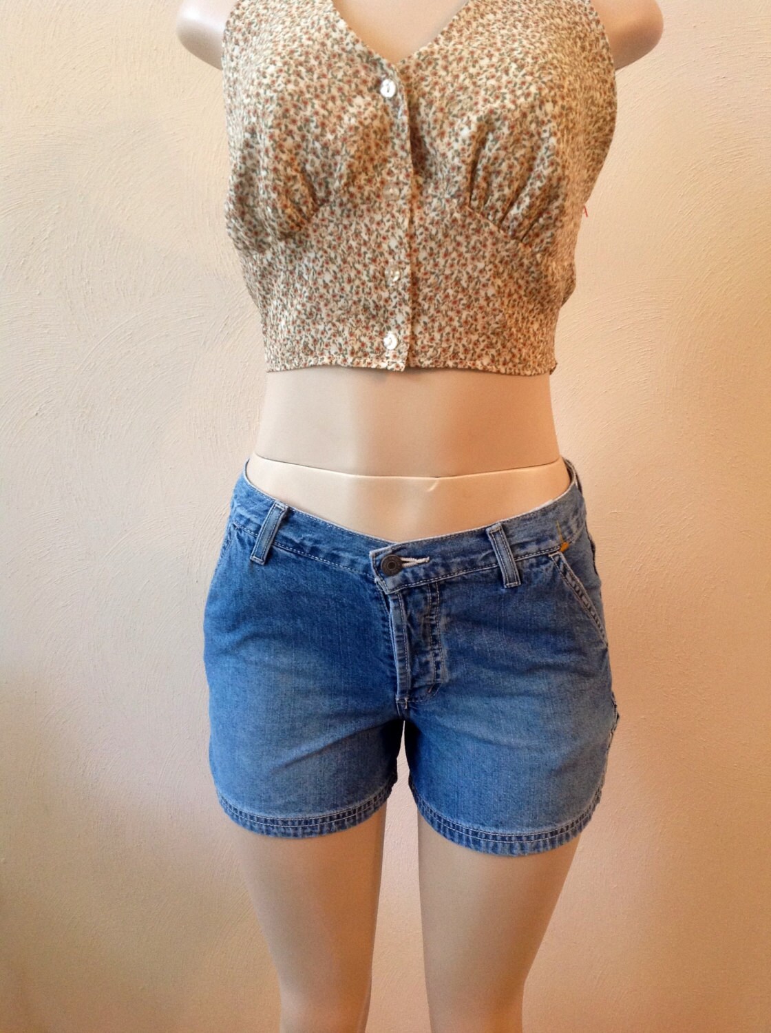 1980Er Jahre Latzhose Vintage Jeans Shorts 1980Er Jahre Latzhose Vintage Jeans Shorts von RozzCloset