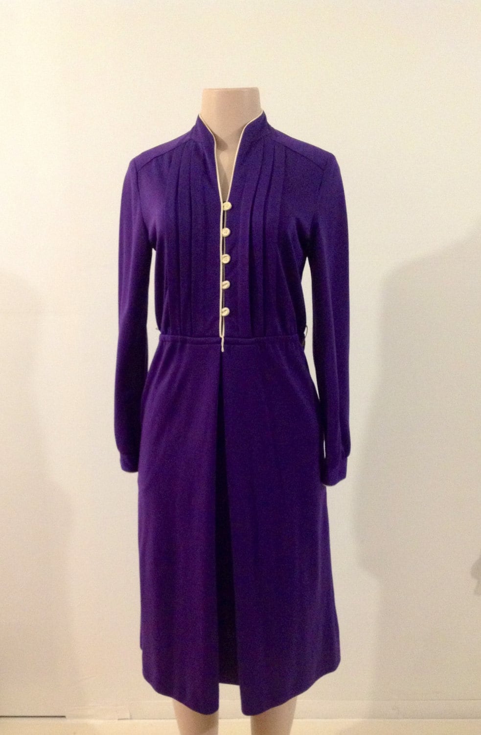 Beautifu Lila Und Weiß Vintage Kleid Von Act1 New York Beautifu Lila Und Weiß Vintage Kleid Von Act1 New York von RozzCloset