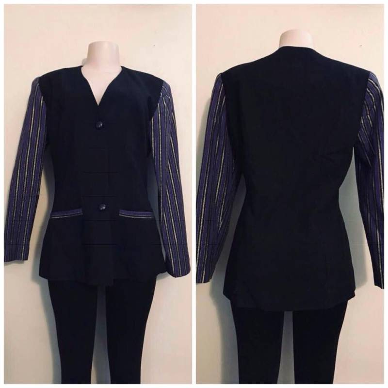 Blazer Schwarz Mit Lila Und Gold Streifen Ärmel Blazer Schwarz Mit Lila Und Gold Streifen Ärmel von RozzCloset