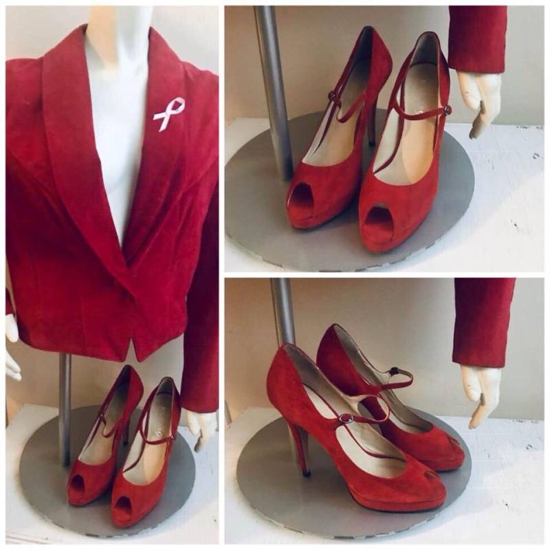 Boutique Wildleder Peep Toe Schuhe Boutique Wildleder Peep Toe Schuhe von RozzCloset