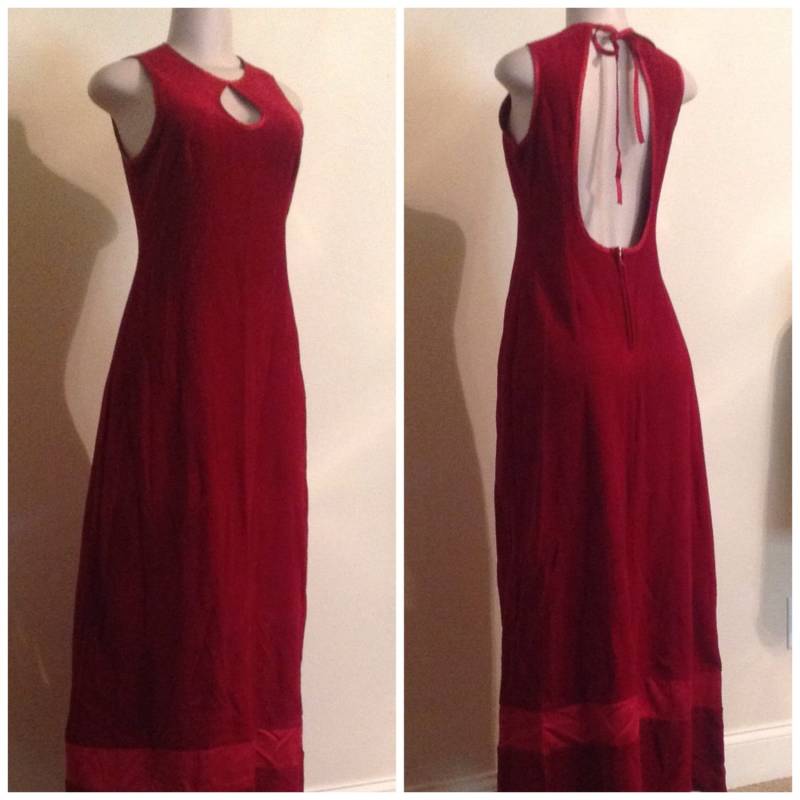 Burgund/Rotes Samtkleid Von Modern Juniors Burgund/Rotes Samtkleid Von Modern Juniors von RozzCloset