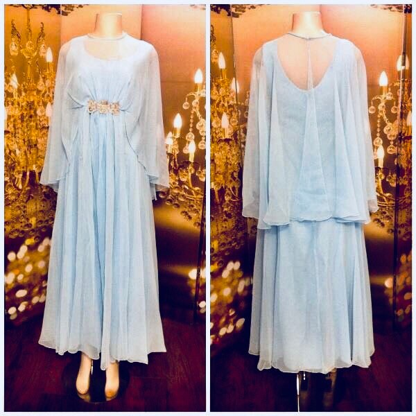 Echte Vintage Baby/Himmel Blau Kleid Chiffon Schmetterling Ärmel Echte Vintage Baby/Himmel Blau Kleid Chiffon Schmetterling Ärmel von RozzCloset