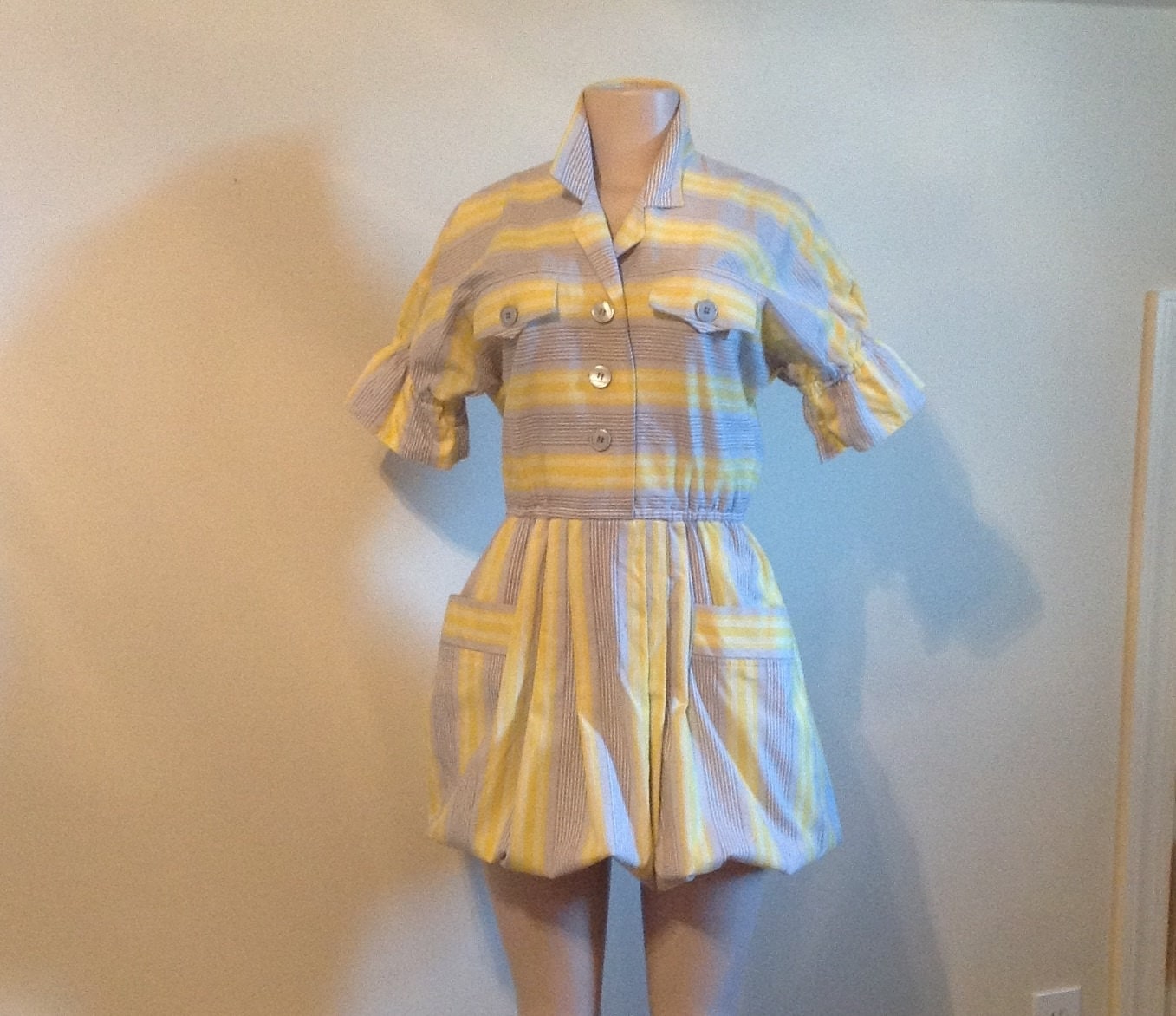 Gelb Und Grau Ballon Bottom Dress Up Cycled Gelb Und Grau Ballon Bottom Dress Up Cycled von RozzCloset