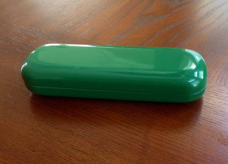 Grüne Brille Schattierungen Sonnenbrille Fall von RozzCloset