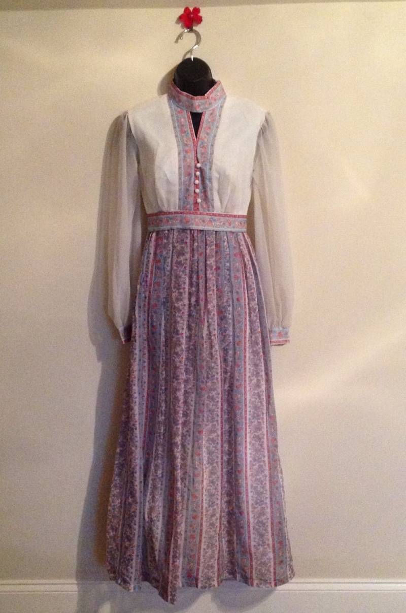 True Vintage, Langes Kleid Mit Hoher Taille True Vintage, Langes Kleid Mit Hoher Taille von RozzCloset