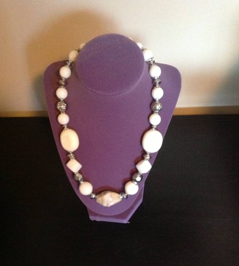 Vintage Glasperlen Mit Creme Und Splitter Perlen Vintage Glasperlen Mit Creme Und Splitter Perlen von RozzCloset