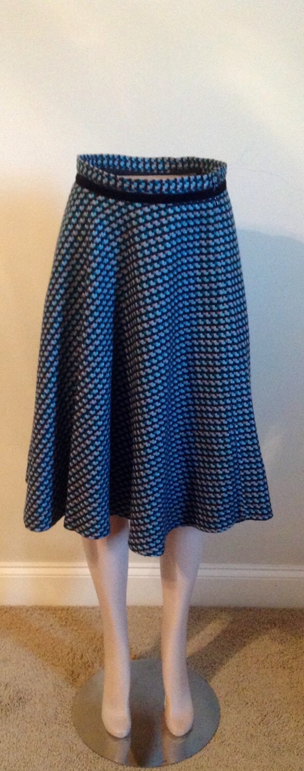 Wunderschöner Schwarz Grauer Aquamarin. Rock Mit Schwarzem Samtbesatz Taillenband Wunderschöner Schwarz Grauer Aquamarin. Rock Mit Schwarzem Samtbesatz Taillenband von RozzCloset