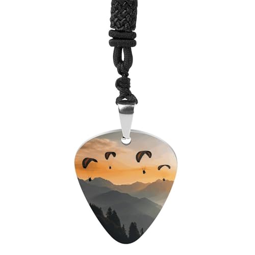 Rrtsmsgh Parachute Guitar Pick Necklace for Men & Women, Titanium Steel Guitar Plektrum Pendant Music Lover Gift for Guitarists, Musicians, Rock Fans Rrtsmsgh Parachute Guitar Pick Necklace for Men & Women, Titanium Steel Guitar Plektrum Pendant Music Lover Gift for Guitarists, Musicians, Rock Fans von Rrtsmsgh