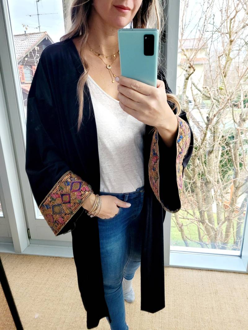 Maßgeschneiderter Schwarz Samt Cardigan Damen, Emerald Blazer, Altrosa Kimono, Embroidered Kimonojacke, Plus Size Jacke, Ethno Cardigan von RubyLines