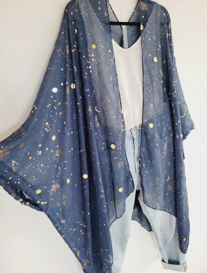 Unisex Glitzer Jacke Mit Mond Und Sternen, Langer Dunkelblauer Kimono, Leichter Herren-Cardigan, Party Überwurf, Übergröße Cardigan Unisex Glitzer Jacke Mit Mond Und Sternen, Langer Dunkelblauer Kimono, Leichter Herren-Cardigan, Party Überwurf, Übergröße Cardigan von RubyLines