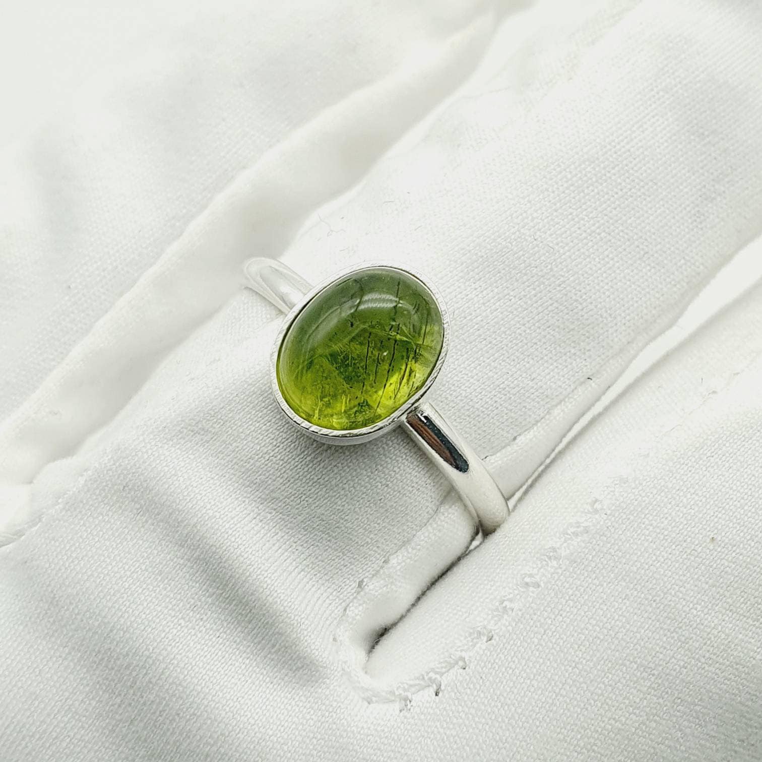 Peridot Ring 925 Silber, Peridot Edelstein Ring, Geburtsstein Ringe, August Geburtsstein, Kristall Ringe, Echte Ringe, Silber Ring, Minimalist Peridot Ring 925 Silber, Peridot Edelstein Ring, Geburtsstein Ringe, August Geburtsstein, Kristall Ringe, Echte Ringe, Silber Ring, Minimalist von RubieJewls